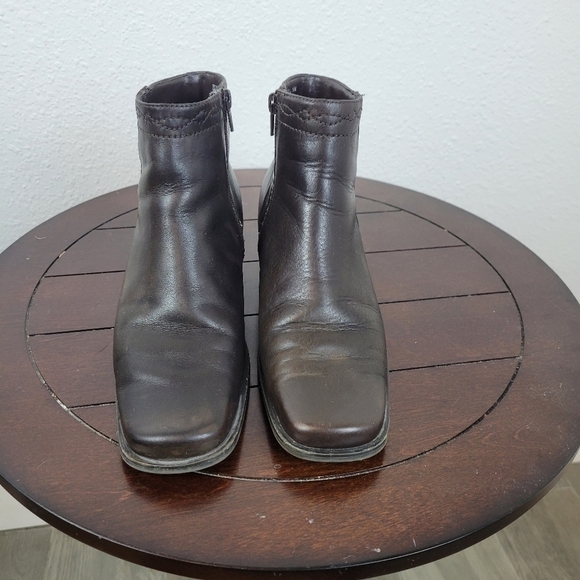 WHITE mountain ankle boots - Picture 4 of 7